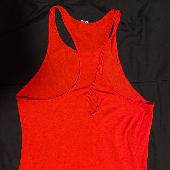 Red tank top - Picture 4 of 4